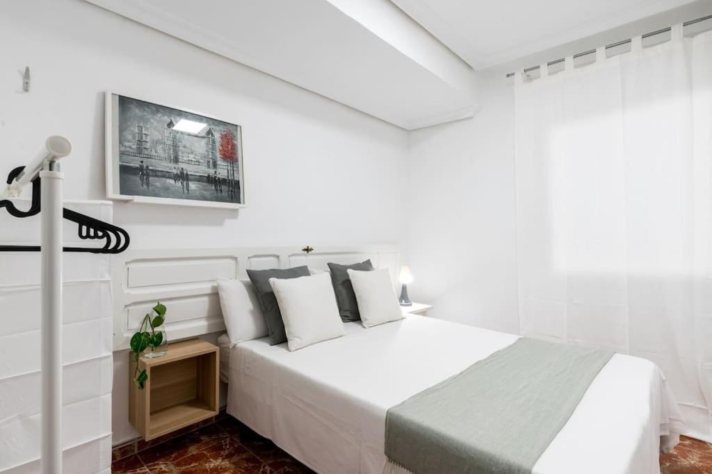 Santa Justa Urban Apartment Seville Exterior photo