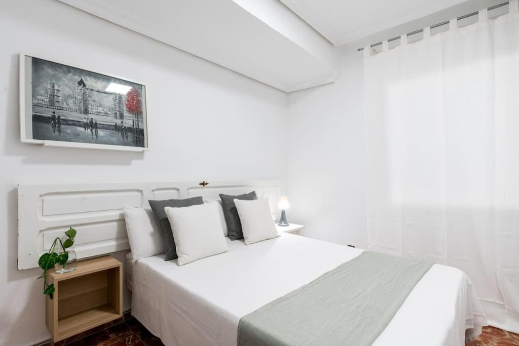 Santa Justa Urban Apartment Seville Exterior photo